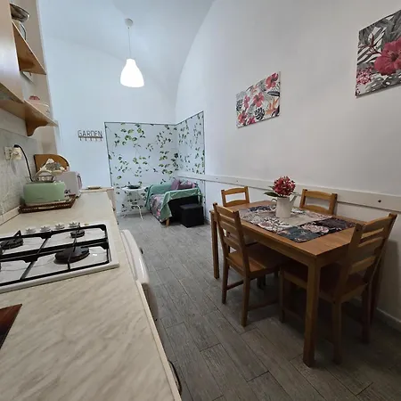 Rome Garden House-3